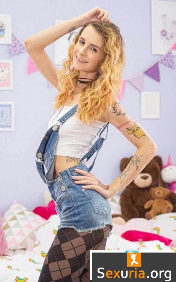 Adelle Unicorn - 19 Year Old Tattoo Teen Goes All The Way FullHD 1080p