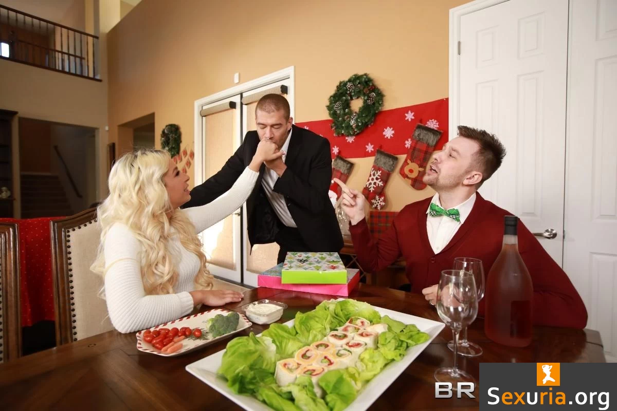 Carmen Caliente - Horny For The Holidays: Part 2 - SD/1080p