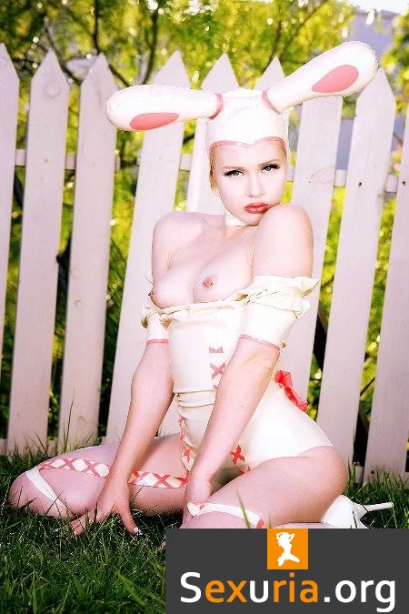 ForeverVamp Mosh - Latex Bunny
