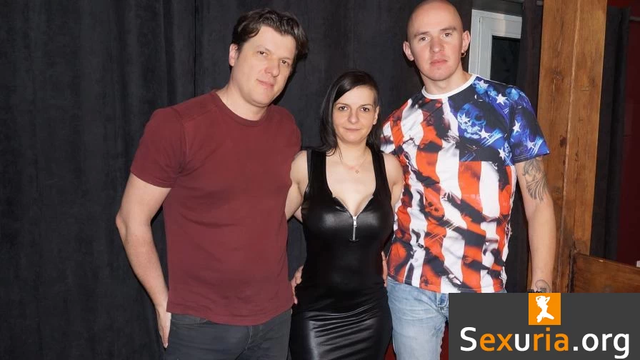 MeidenVanHolland - Steffie Debuteert met Kinky Trio 720p