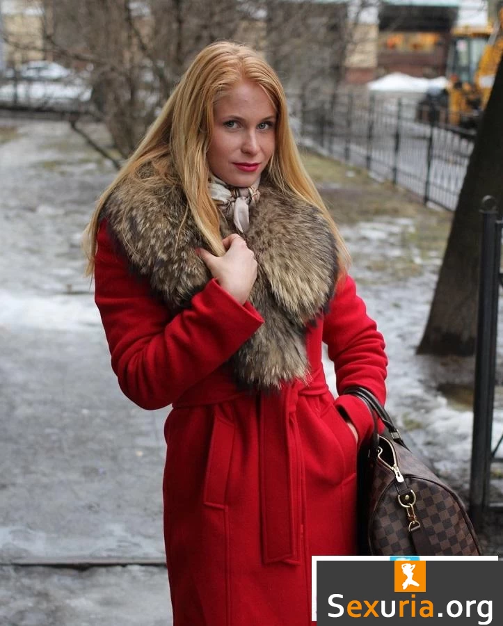 Unknown - Sexy College Teacher Gets Naked For Money FullHD 1080p