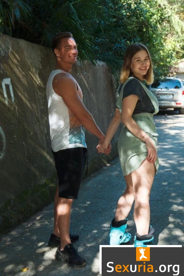 Amalia Davis - Dude Fucks Half-Naked Roller Skater FullHD 1080p