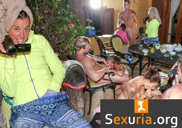 Niki Sweet, Alexis Cherry, Wendy Moon, Billie Star, Silvia Dellai - Nighttime sex party 1080p