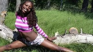 MeidenVanHolland - Shury Debuteert met Buitensex 720p