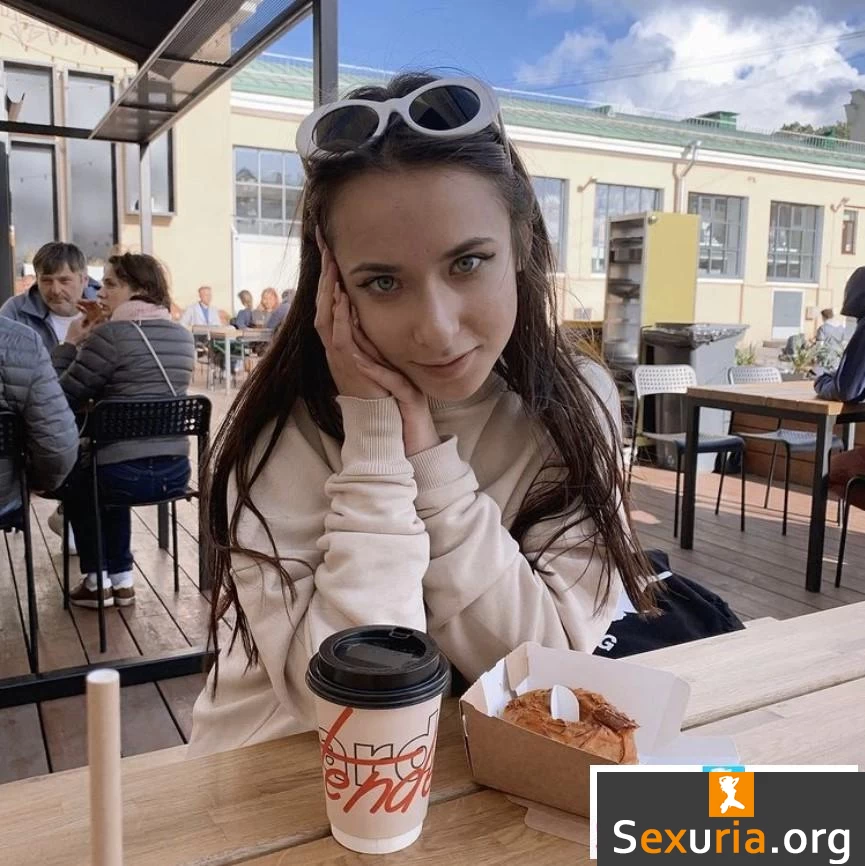 Bloom Lambie - First Anal FullHD 1080p