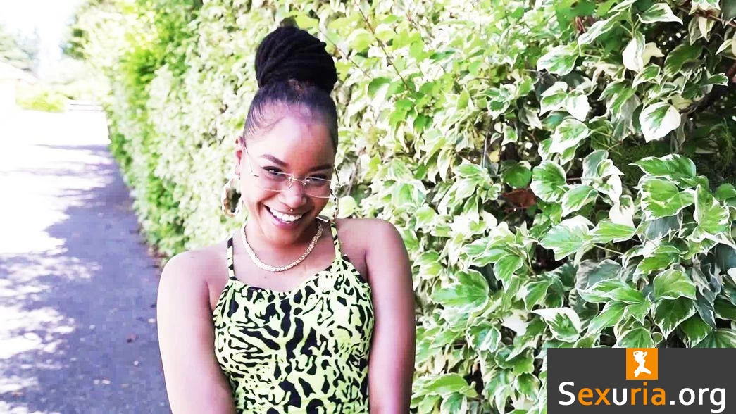 Jacquie Et Michel TV - Nathou - Nathou, 23, is doing some crazy things! 1080p