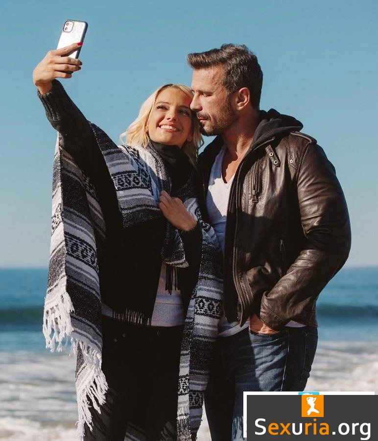 Kenna James - Hooked HD 720p