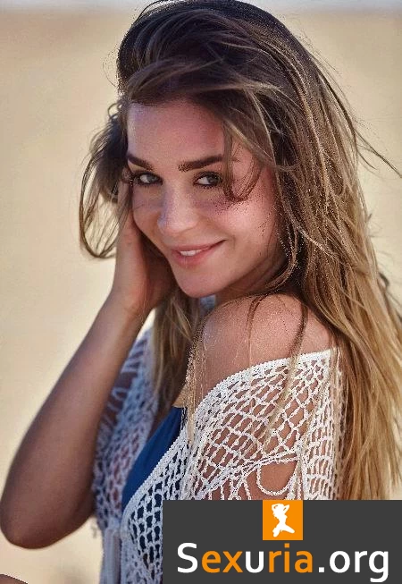 HollyRandall Lily C - Lifes A Beach