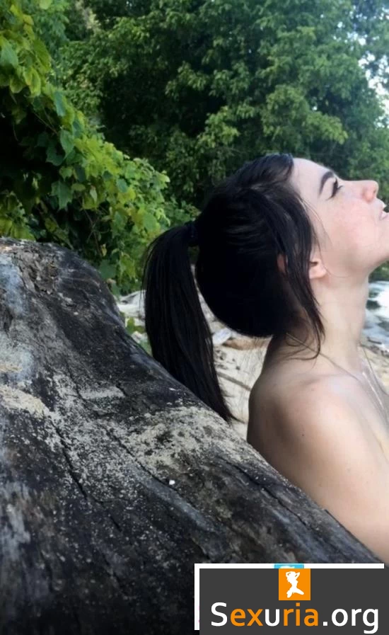 Emily Grey - Driftwood Retired UltraHD/4K 2160p