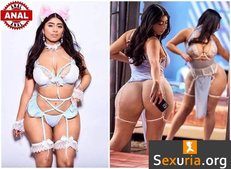 Violet Myers in Dressing Up