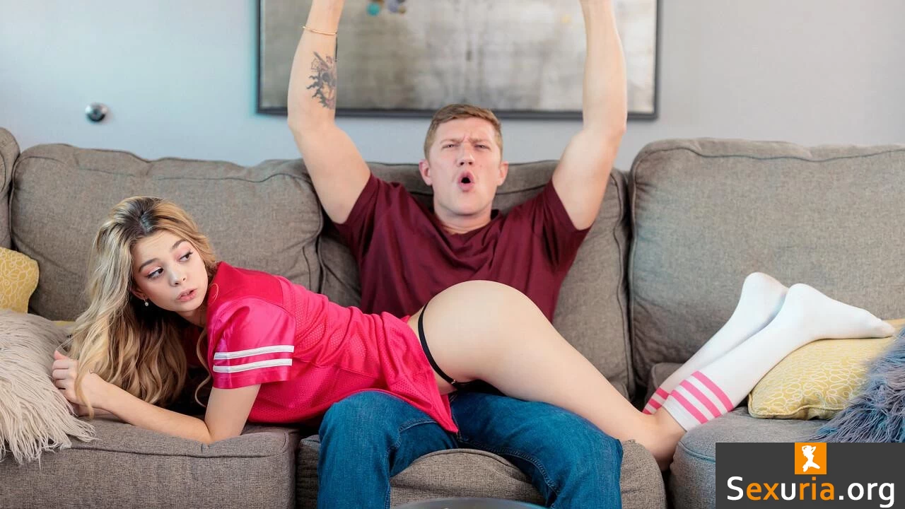 Nubile Films - Molly Little - A Touch Down Here Wins The Game - S44:E3 1080p