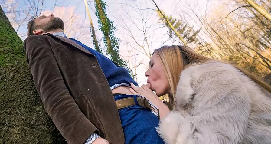 HollandschePassie - Stiekem avontuurtje in het bos (Joy Latoya) 720p