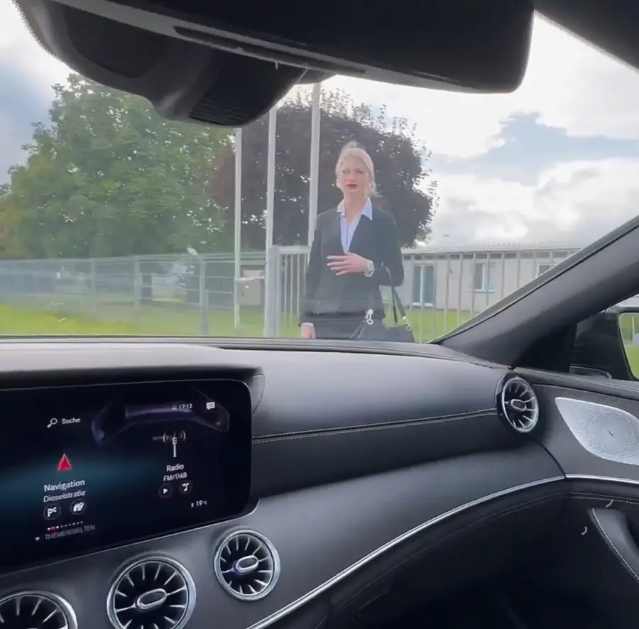 Fairy Bond - My Driving Service Becomes a Three Hole Fuck Service UltraHD/4K 2160p