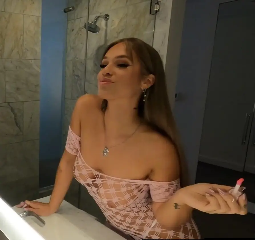 Sky Bri - Bathroom Sex and 1st Creampie FullHD 1080p