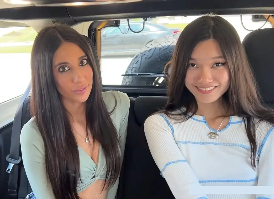 Lucy Mochi - Threesome Cumming All Over Me And Mochi Licking It Up FullHD 1080p