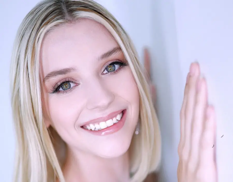 Maria Anjel - Cute Retail Associate that Gives All the Extras FullHD 1080p