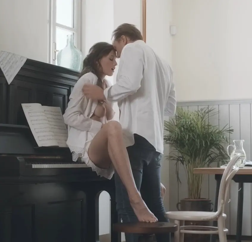Stacy Cruz - The Piano FullHD 1080p