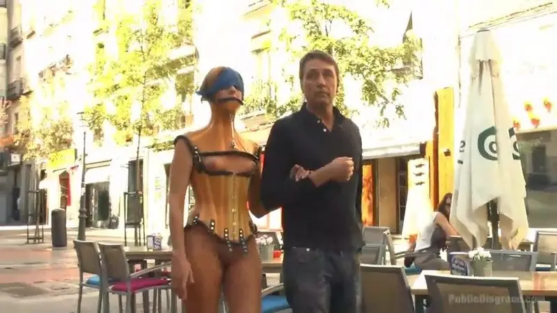 Gorgeous spanish model Bianca Resa is bound in Madrid