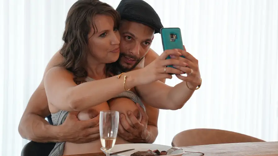 MeidenVanHolland - Daphnes geile sexfantasie 720p