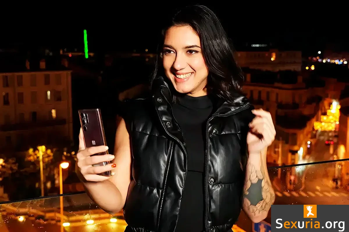 Jacquie Et Michel TV - Lena Coxx [4K]