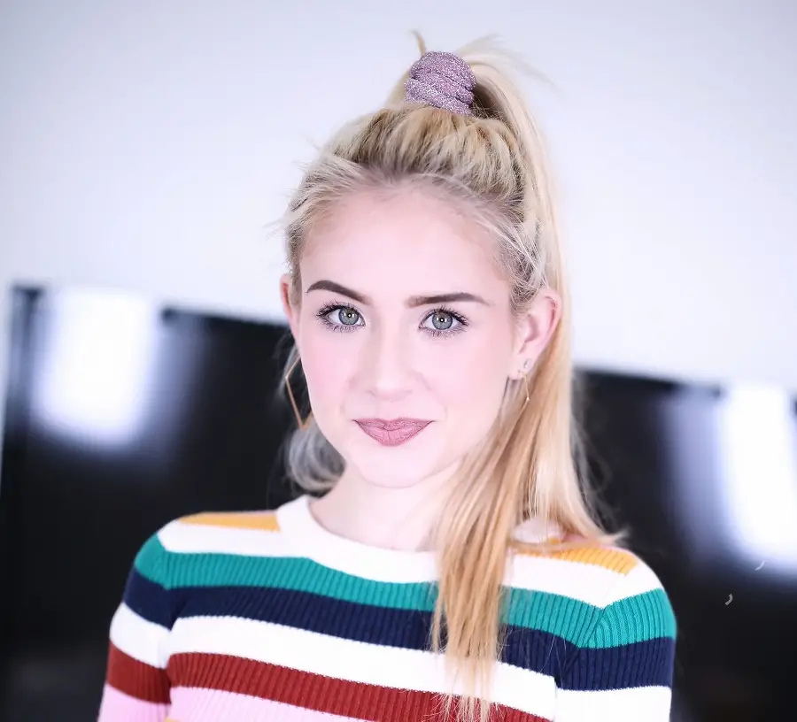 Natalie Knight, Jessie Saint - Natalie Knight and Jess Sucking Cock and Swallowing Loads of Cum FullHD 1080p