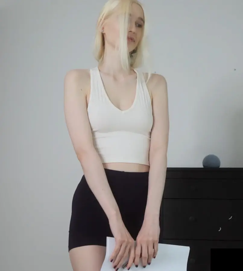 Tania Shinaryen - Roommate Caught Masturbating Came Inside Her UltraHD/4K 2160p