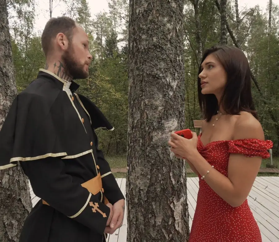 Leo Ahsoka - Slutty Slut Fucks A Holy Father Before Her Friends Wedding UltraHD/4K 2160p