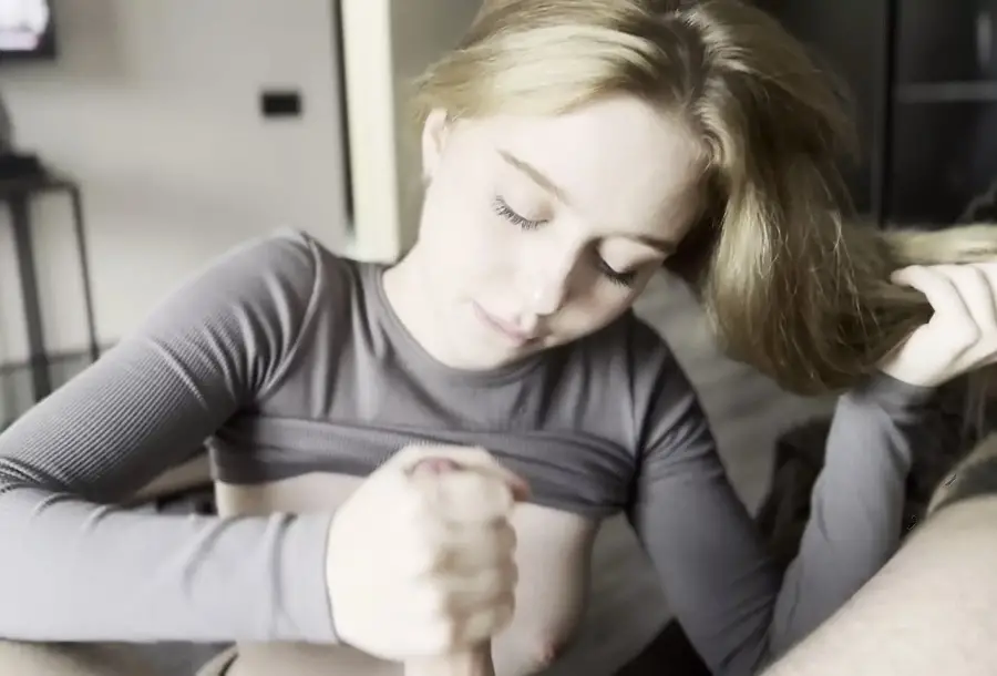 Sativa Baby - I Watched Netflix With A Hot Blonde and Came In Her Mouth UltraHD/4K 2160p