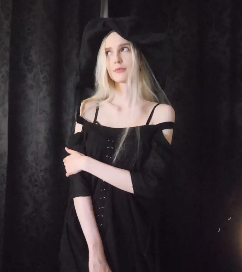 Tania Shinaryen - Sexy Witch Fucked and Creampied on Halloween UltraHD/4K 2160p