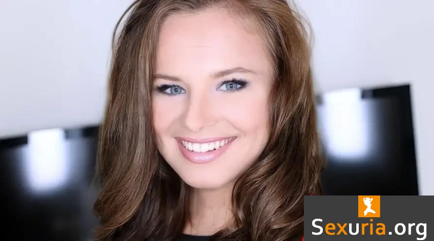 Amateur Allure - Annalynn Grace [720p]