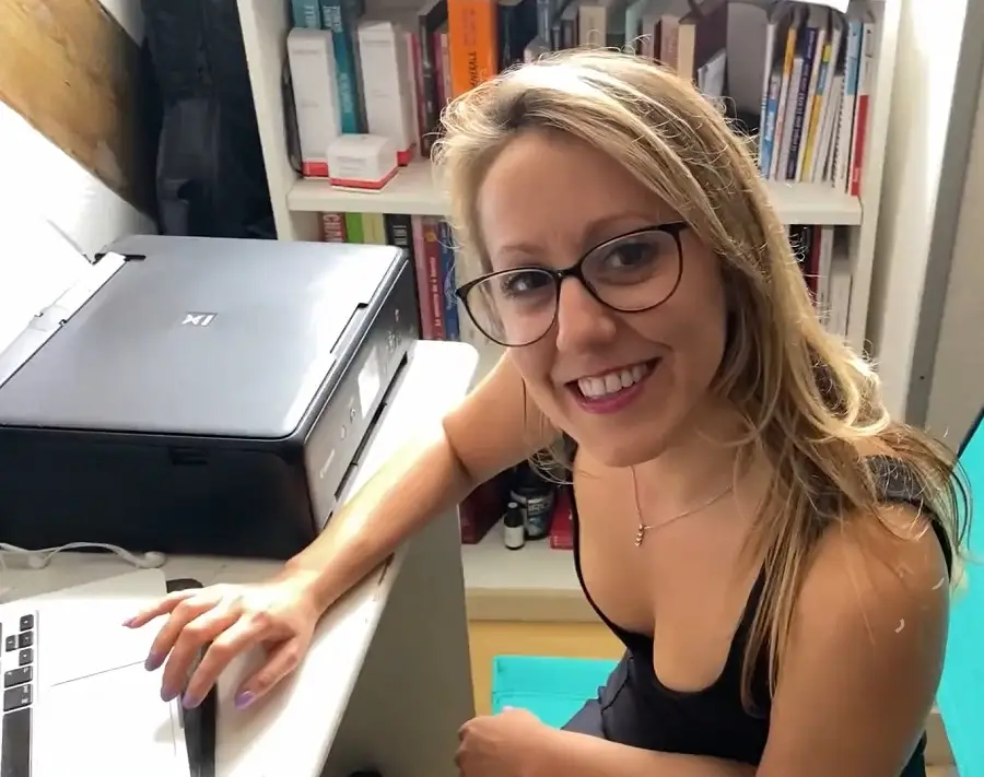 Emmanuelle Worley - She Takes A Dick In Her Mouth Then In Her Pussy During Her Break With Cum Facial FullHD 1080p