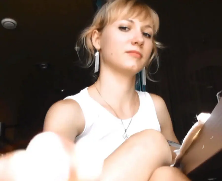 Angel Desert - Under The Table She Gives Him A Handjob In Cafe FullHD 1080p