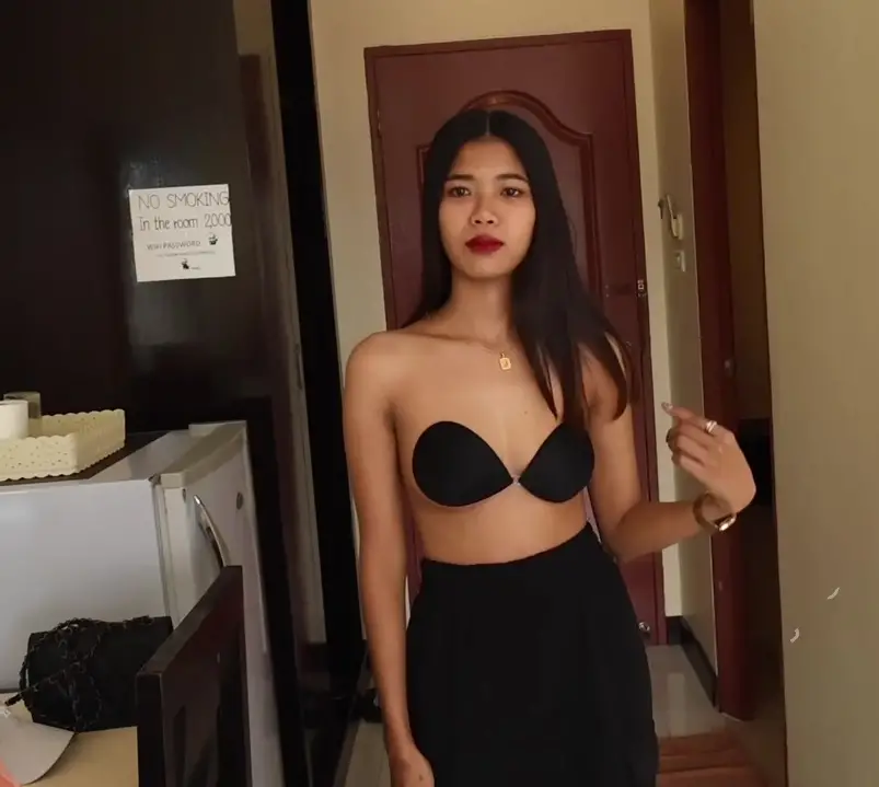 Tyler Saber - Slutty Demure Bargirl FullHD 1080p