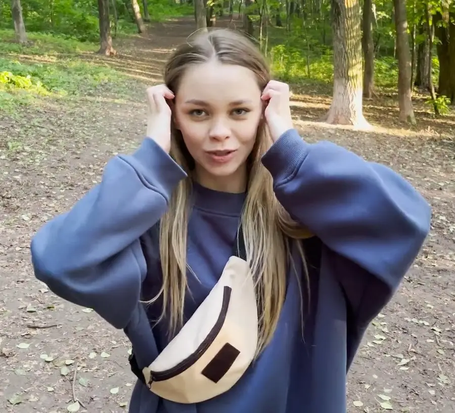 Polly Dollie - Girl Student Studying Anatomy In Practice FullHD 1080p