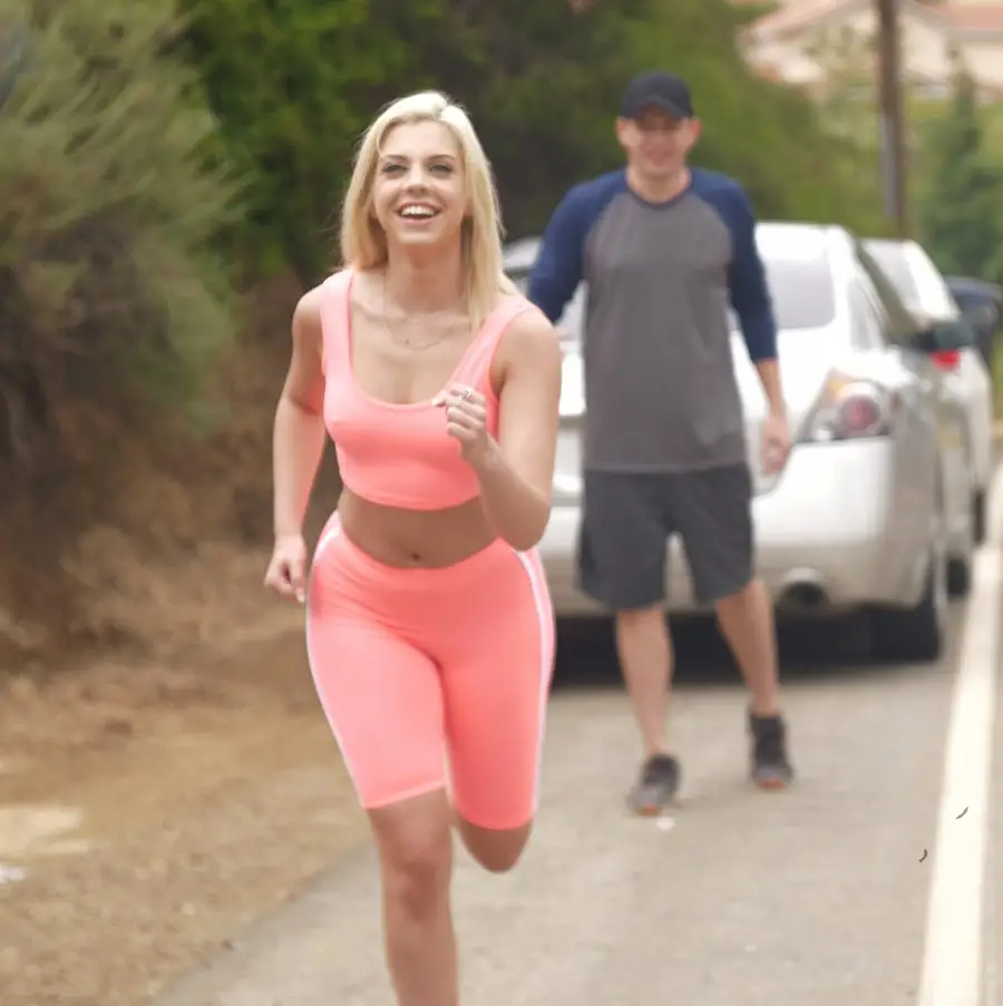 Allie Nicole - Cum Run - 7 Orgasms FullHD 1080p