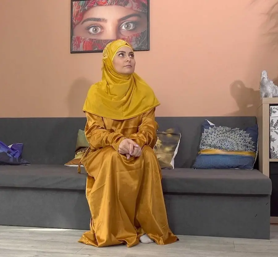 Ashley Woods - Horny Friends Want Threesome With Babe In Hijab FullHD 1920p