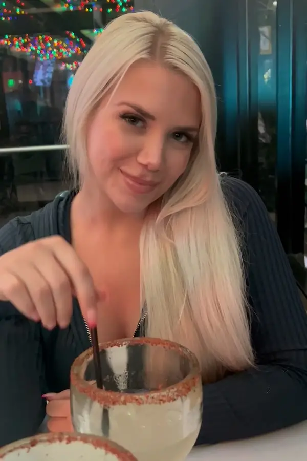 Summer Brookes - Vanlentine's Date & Sex FullHD 1920p