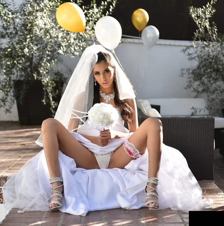 Gianna Dior - Wedding Weekend with Gianna Dior and Bridesmaids Scene 2 FullHD 1080p