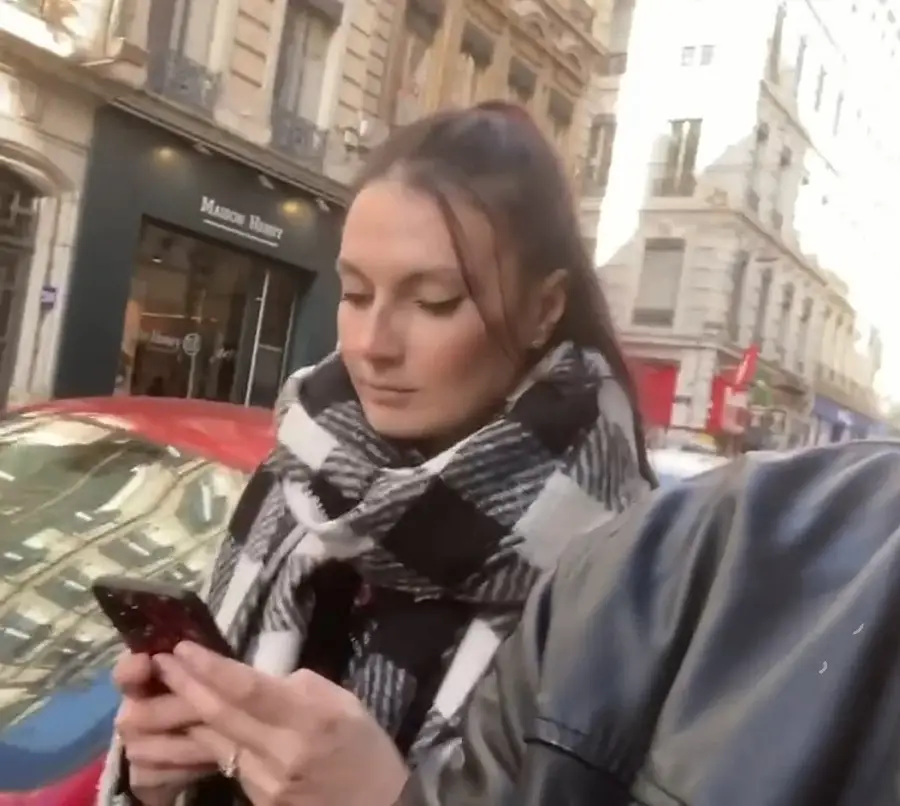 Lia Spicy - Fucking With a Tinder Date in Lyon FullHD 1080p