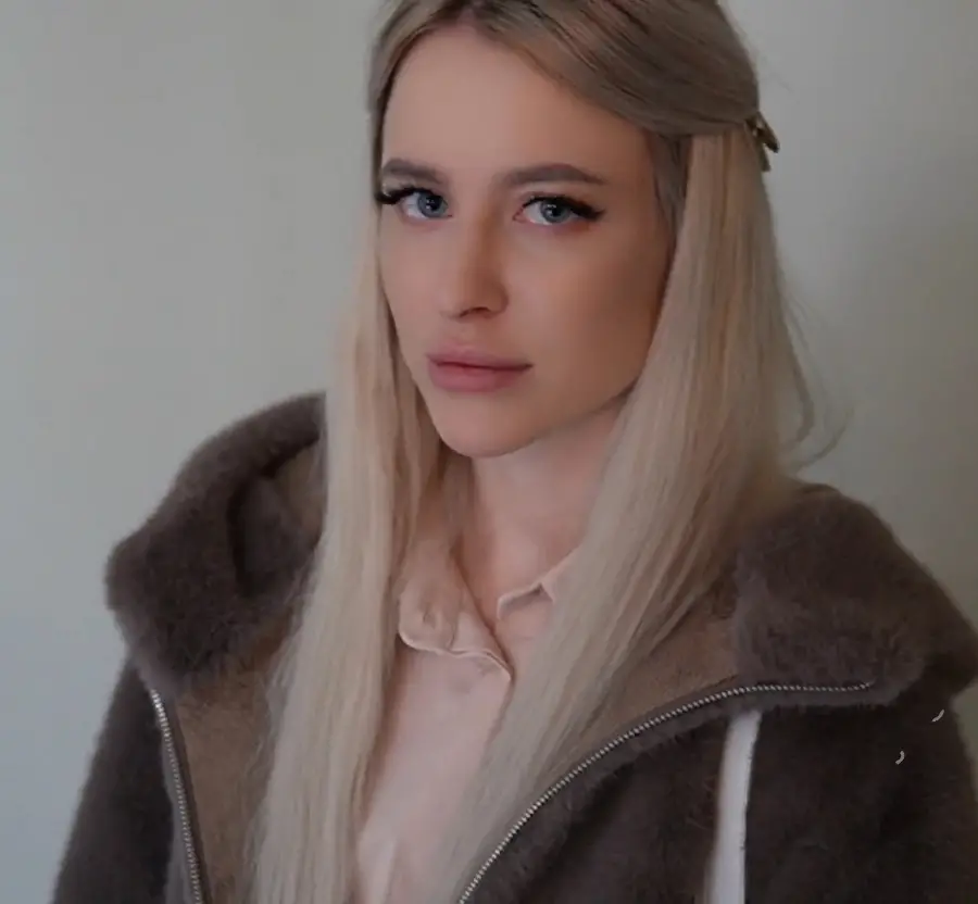 Mila Lioness - Unplanned Sex In A Public Place FullHD 1080p