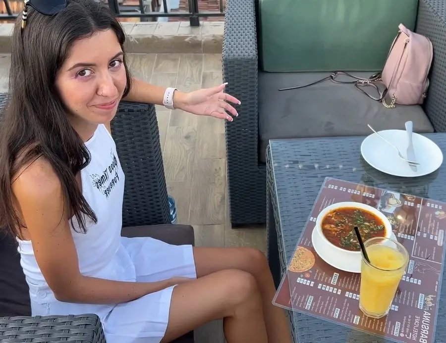 Katty West - The Waiter Was Mistaken With Order And I Forgot My Wallet And Invited Him To My Home FullHD 1080p