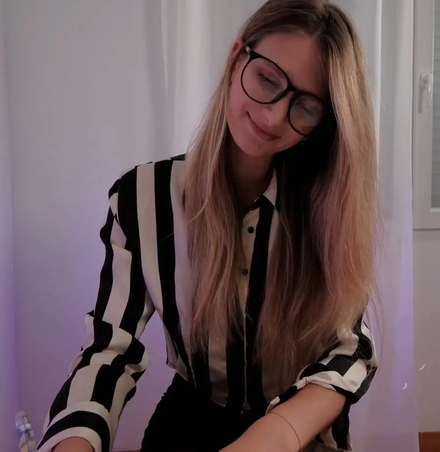 Miss Driada - My Psychologist Showed Me How To Prepare A Girl For Anal Sex FullHD 1080p