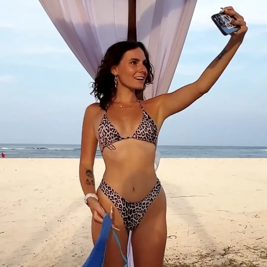 Darcy Dark - Beach Pickup Babe Bonanza Rough Hotel Hump and Creamy Finish FullHD 1080p