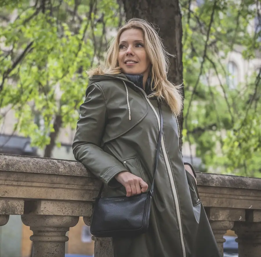 Alexa Si - This Average Looking Mom Is A Veriocious Sexbeast When Presented A Big Hard Throbbing Cock To Fullfill All Her Filthy Needs FullHD 1080p