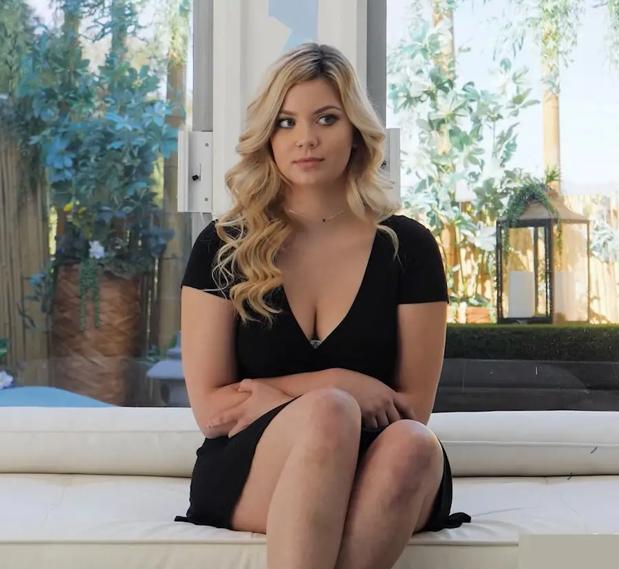 Lila - Hot 18 Year Old With Perfect Curves HD 720p