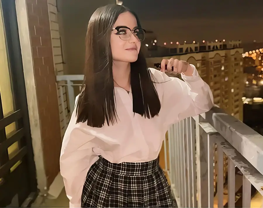 Taya Sia - Casual Sex With A Neighbor Who Had A Fight With His Girlfriend FullHD 1080p