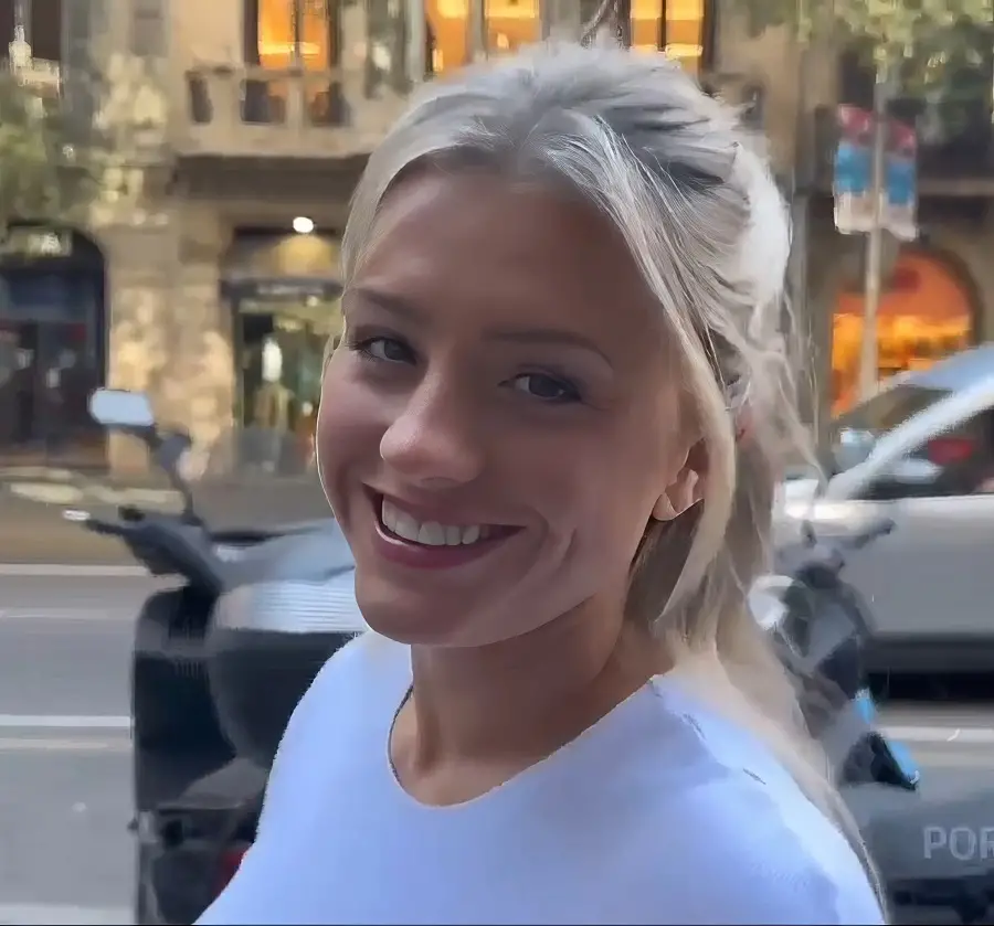 Miss Alice Wild - Hard Fuck With Tour Guide in Barcelona HD 720p