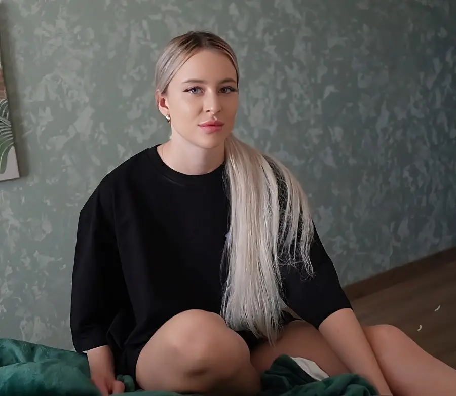 Mila Lioness - Fucking My Stepsister While Cuckold Husband Is At Work! FullHD 1080p