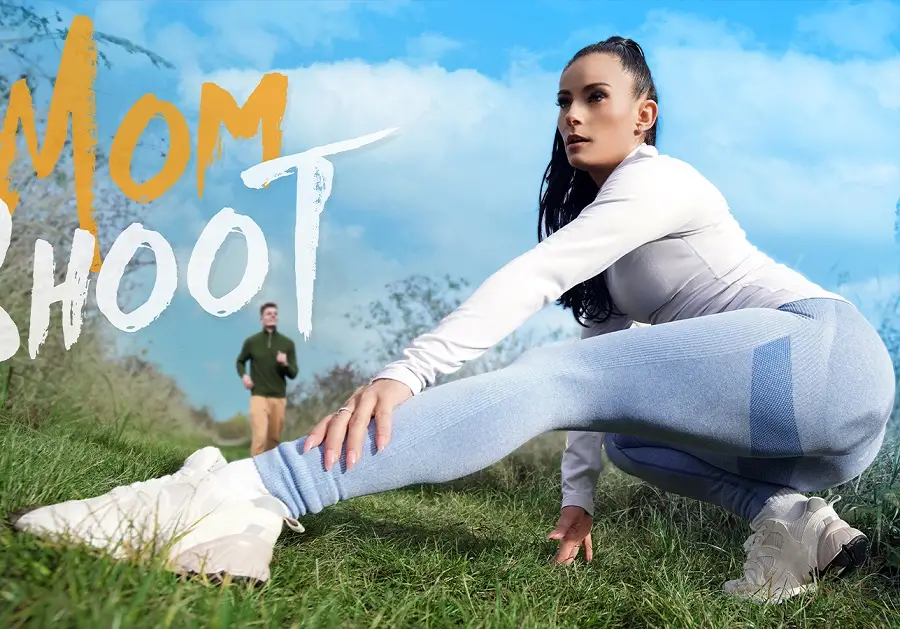 Lexi Dona - Pulling More Than Hamstrings FullHD 1080p