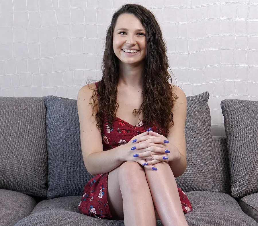 Liz - Petite With Great Ass SD 672p